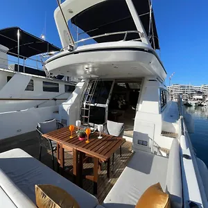 Yate Stv Bateau-hôtel